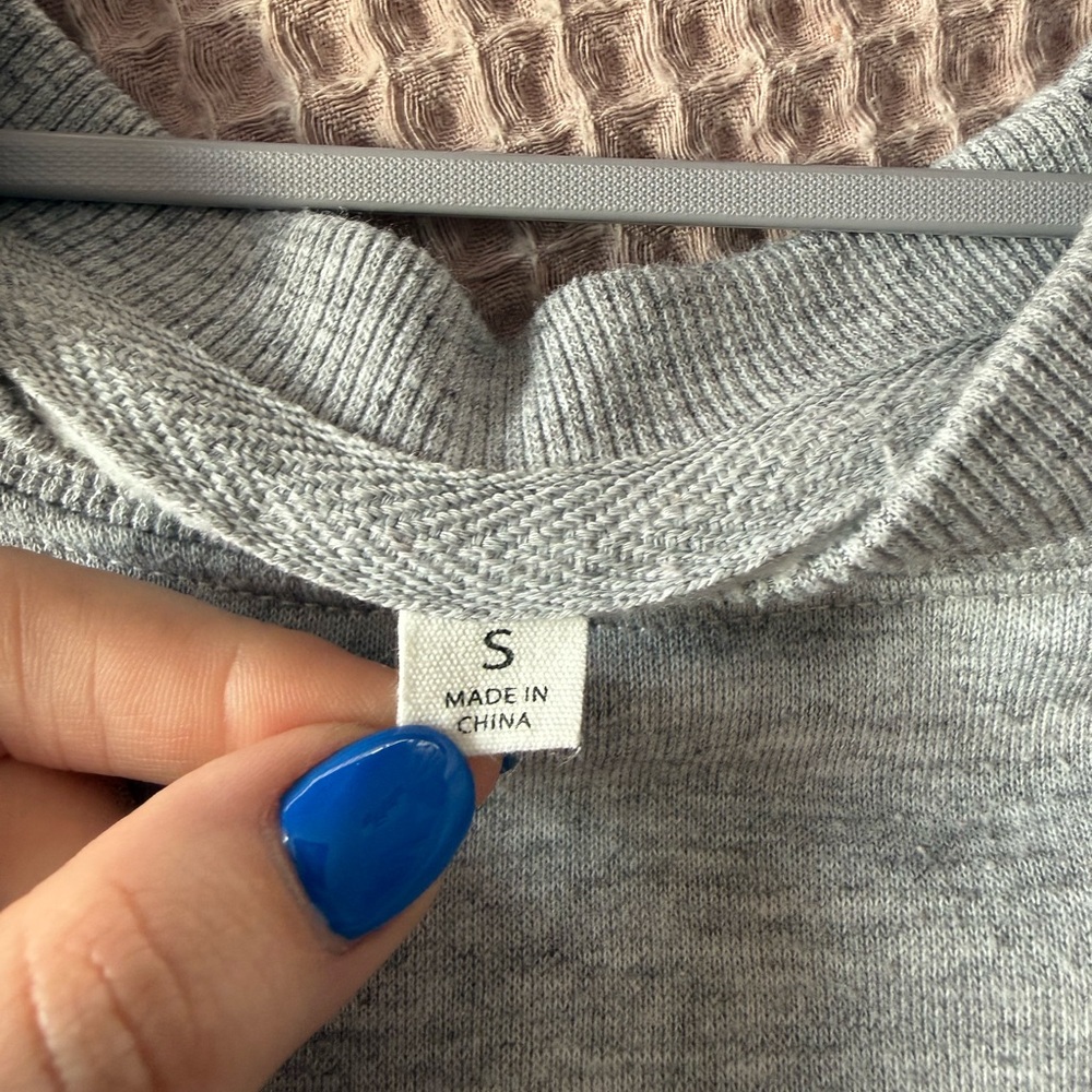 Hampton Gray Women's Sweatshirt - Picture 4 of 4
